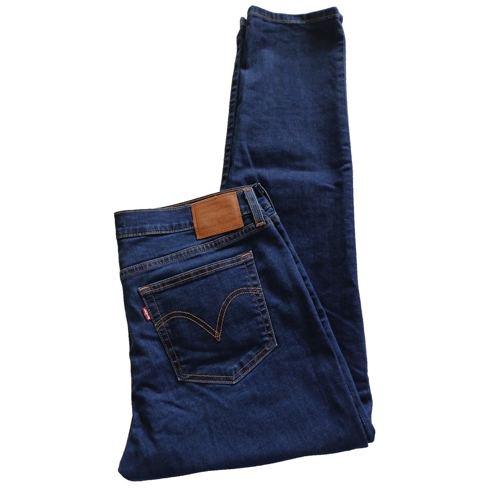Levi's Boyfriend Jeans With A Modern Big "E" Tab Medium Wash Size 31 x 30